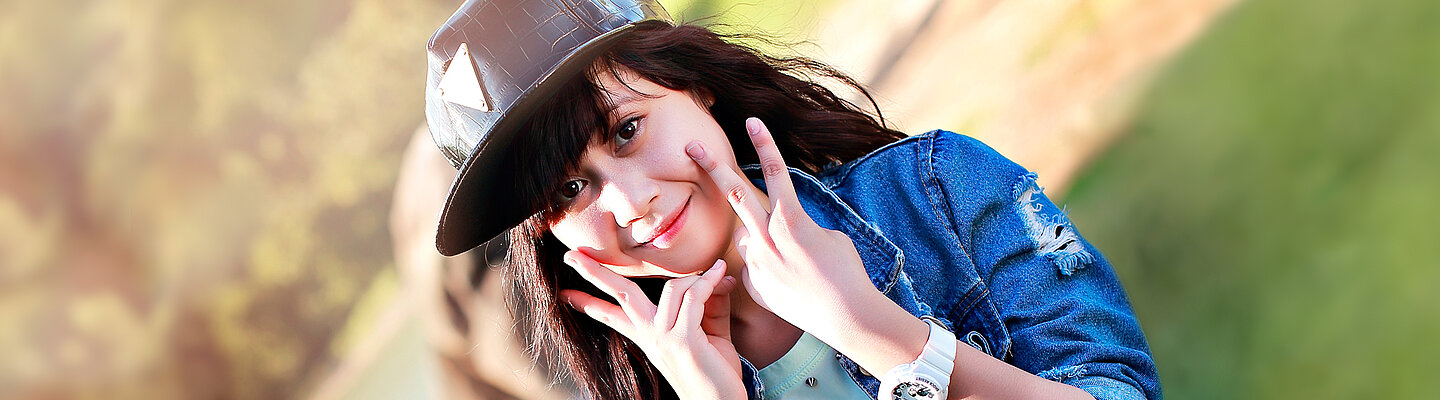 optimistische junge Frau